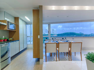 Apartamento Vila da Serra, Carmen Calixto Arquitetura Carmen Calixto Arquitetura Minimalist dining room