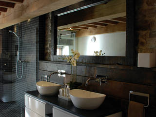 Maer Barn, Bude, Cornwall homify Baños de estilo moderno