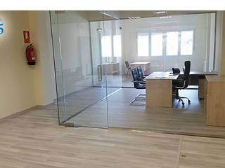 Suelo Laminado , Almacén de Carpintería Gómez Almacén de Carpintería Gómez Commercial spaces