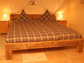 Urige, rustikale Betten aus altem Eichenholz, Bootssteg Möbel Bootssteg Möbel 臥室