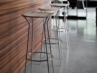 BAR Stool, CASAMANIA HORM FACTORY OUTLET CASAMANIA HORM FACTORY OUTLET Salas de estar modernas