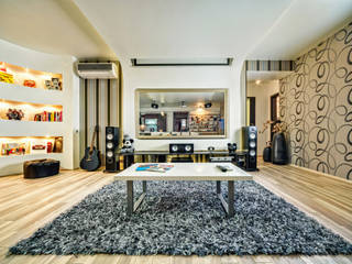 Проект 3х комнатной квартиры-студии 95 м², SAZONOVA group SAZONOVA group オリジナルデザインの 多目的室