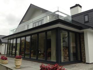 The Sheiling, Llancarfan, Wales, UK, Dennis Hellyar Architects Dennis Hellyar Architects Balcone, Veranda & Terrazza in stile moderno