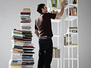 SINGLES Bookcase, CASAMANIA HORM FACTORY OUTLET CASAMANIA HORM FACTORY OUTLET Salas de estar modernas