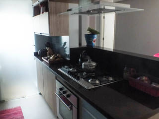 Apartamento de família jovem, Arketing Identidade e Ambiente Arketing Identidade e Ambiente Classic style kitchen