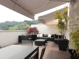 Loft a Bergamo, Gaia Brunello | in-photo Gaia Brunello | in-photo Balkon, Beranda & Teras Modern