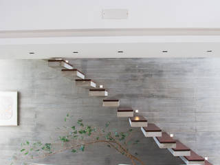 CASA VENTURA M22, SBARDELOTTO ARQUITETURA SBARDELOTTO ARQUITETURA Modern Corridor, Hallway and Staircase