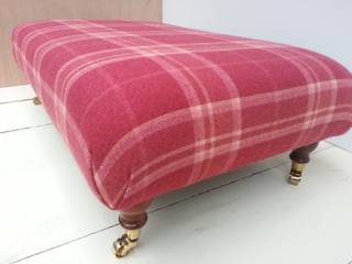 Laura Ashley Highland Check Wool Mix Footstools, Herts Upholstery Herts Upholstery Salas de estilo rural