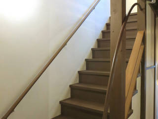 京都下京・築60年の家改修, あお建築設計 あお建築設計 Corridor, hallway & stairs Stairs