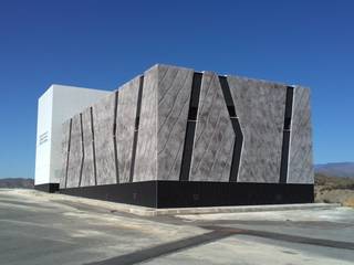 CENTRO DE INTERPRETACIÓN DE TERRERA VENTURA Y EL DESIERTO DE TABERNAS, ROOM arquitectos e interioristas ROOM arquitectos e interioristas مساحات تجارية