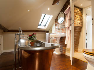 The Old Post Office , A1 Lofts and Extensions A1 Lofts and Extensions Rustic style bathroom