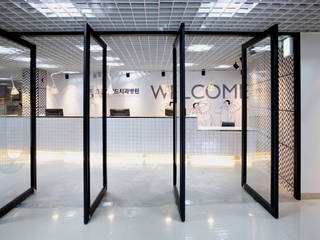 Goun Guide Dental Hospital, (주)유이디자인 (주)유이디자인 Commercial spaces