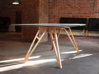 RAM TABLE, ROARHIDE Industrial designs ROARHIDE Industrial designs 미니멀리스트 다이닝 룸