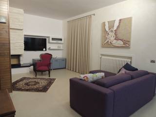 Civile abitazione con recupero pezzi preesistenti, Nadia Moretti Nadia Moretti Modern living room