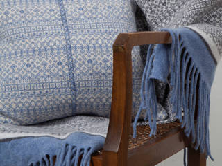 Scandinavian Soft Hues- 100% Lambs wool Cushion & Throw, Suzie Lee Knitwear Suzie Lee Knitwear غرفة المعيشة
