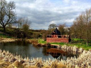 Barbecue cabins and water! , Arctic Cabins Arctic Cabins Jardins escandinavos