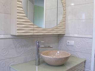 DALGALI BANYO DOLABI, ZAFER MİMARLIK ve MOBİLYA SAN. ZAFER MİMARLIK ve MOBİLYA SAN. Moderne Badezimmer