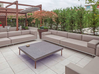 Attico a Torino , silvia delpiano studio e progettazione giardini silvia delpiano studio e progettazione giardini Patios & Decks