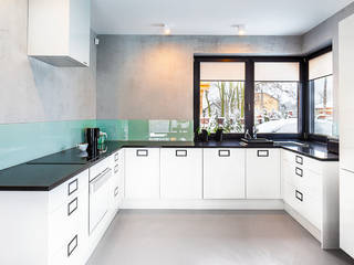 Dom z miętą, COCO Pracownia projektowania wnętrz COCO Pracownia projektowania wnętrz Minimalist kitchen