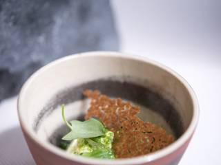 Ma vaisselle dans certains grands restaurants par Stéphanie Biteau (crédit photos) Absolument préciser !!!, Les ateliers Bibenbou Les ateliers Bibenbou Comedores de estilo ecléctico