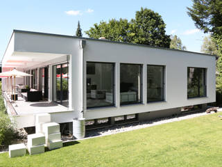 Puristisch und stylish: Bauhaus Villa in München , 2P-raum® Architekten 2P-raum® Architekten Rumah Minimalis