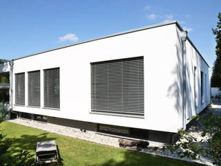 Puristisch und stylish: Bauhaus Villa in München , 2P-raum® Architekten 2P-raum® Architekten Minimalistische huizen