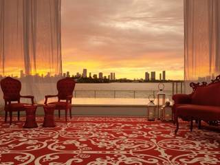 Projet Six Inch Hotel Mondrian Miami, agence.vincentlarrat agence.vincentlarrat Balcon, Veranda & Terrasse modernes