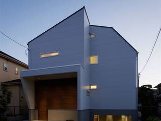 趣味の地下空間をもつコートハウス, 充総合計画 一級建築士事務所 充総合計画 一級建築士事務所 Moderne Häuser
