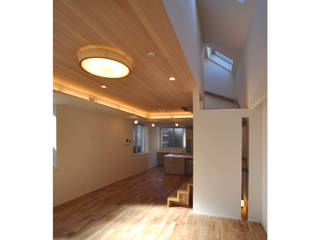 東山の住宅, 辻史彰建築研究所 辻史彰建築研究所 Modern living room