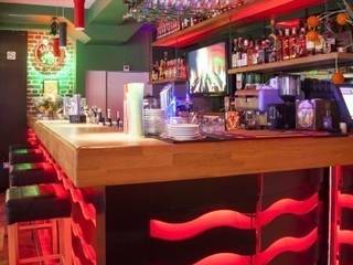 Ranchero Mexican Restaurant , NTG Mimarlık NTG Mimarlık ラスティックデザインの ダイニング