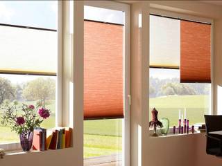 Tende plissè a vetro: L'arredamento giusto e discreto per casa e per l'ufficio, Lasciati Tendare Lasciati Tendare Ingresso, Corridoio & Scale in stile rurale