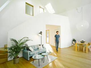 S82 ein modernes Baumhaus, rundzwei Architekten rundzwei Architekten Livings modernos: Ideas, imágenes y decoración