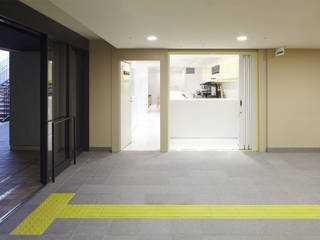BAR&GELATERIA RAFFINATO (Nakanoshima), Cong Design Office, Co.,Ltd.( コングデザインオフィス) Cong Design Office, Co.,Ltd.( コングデザインオフィス) مساحات تجارية
