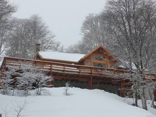 Cabaña Las Pendientes - Patagonia Argentina, Aguirre Arquitectura Patagonica Aguirre Arquitectura Patagonica クラシカルな 家