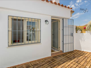 Penthouse in Malaga Historic Centre, Per Hansen Per Hansen Balkon, Beranda & Teras Modern