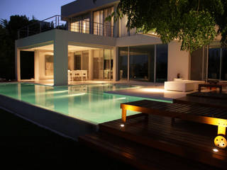 Piscina nocturnas, PARQUEARTE Piscinas como iconos de diseño. PARQUEARTE Piscinas como iconos de diseño. Piscinas de estilo minimalista