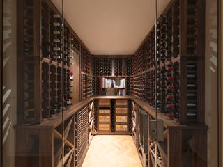 Wine Cellar in American black walnut designed and made by Tim Wood, Tim Wood Limited Tim Wood Limited Cantina classica