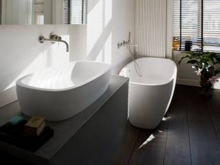 Badezimmer Schmidt Holzinger Innenarchitekten Moderne Badezimmer Zapfhahn,Anlage,Sanitärarmatur,Badewanne,Eigentum,Waschbecken im Badezimmer,Gebäude,Innenarchitektur,Badezimmer,Holz