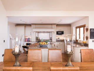 Mr & Mrs R, Kitchen - Shepperton, Surrey, Raycross Interiors Raycross Interiors Classic style kitchen
