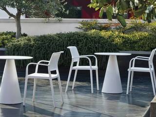 TABLE IKON, SLEDGE SLEDGE Comedores de estilo minimalista