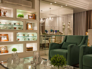 Living clássico m verde esmeralda, marli lima designer de interiores marli lima designer de interiores Salas de estilo clásico