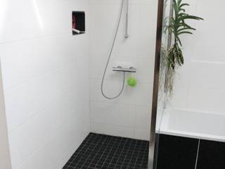 Transformation d'une salle de stockage en une salle de bain, Mint Design Mint Design Moderne Badezimmer