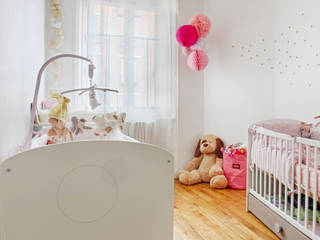 une chambre pour bébés, MON OEIL DANS LA DECO MON OEIL DANS LA DECO Eclectic style nursery/kids room