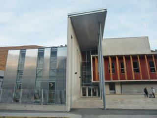 Lycée pro Beau de Rochas, DIGNE (04), ARCHITECTE NEVIERE ARCHITECTE NEVIERE مساحات تجارية