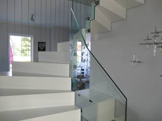 Faltwerktreppe Ramstein, lifestyle-treppen.de lifestyle-treppen.de ห้องโถงทางเดินและบันไดสมัยใหม่