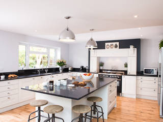Mr & Mrs T, Kitchen - Woking, Surrey, Raycross Interiors Raycross Interiors Kitchen