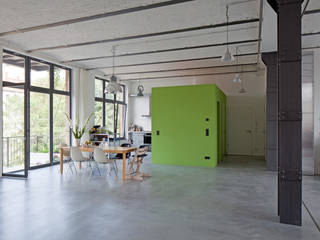 Wohn- und Büroloft, studioinges Architektur und Städtebau studioinges Architektur und Städtebau ミニマルデザインの ダイニング