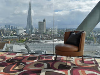 Rugs at Neo Bankside, Gideon Hatch Gideon Hatch モダンデザインの リビング