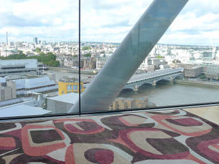 Rugs at Neo Bankside, Gideon Hatch Gideon Hatch モダンデザインの リビング