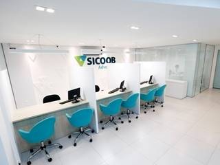 Agência Sicoob Adv - Joinville/SC – Estúdio Kza Arquitetura e Interiores, Kza Arquitetura Kza Arquitetura Commercial spaces